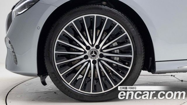 Mercedes-Benz E-Class 2024 — photo 5