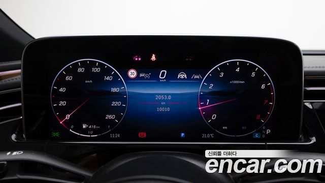 Mercedes-Benz E-Class 2024 — photo 8