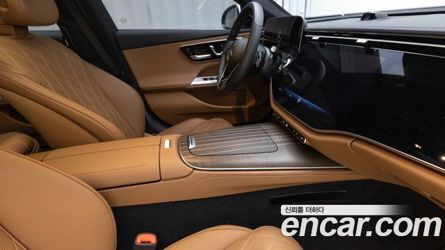Mercedes-Benz E-Class 2024 — photo 9