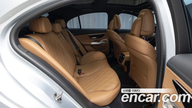 Mercedes-Benz E-Class 2024 — photo 10
