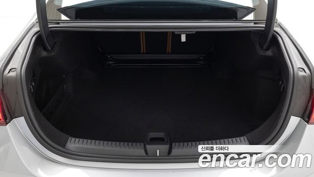 Mercedes-Benz E-Class 2024 — photo 11
