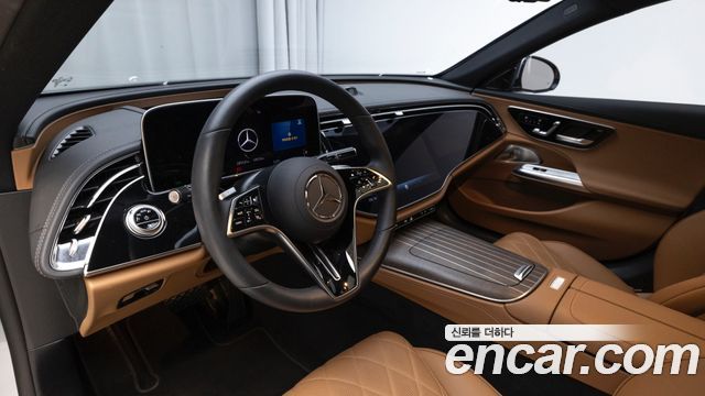 Mercedes-Benz E-Class 2024 — photo 13