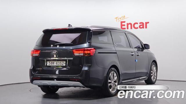 Kia Canival 2018 — photo 2