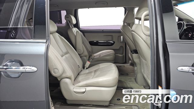Kia Canival 2018 — photo 10