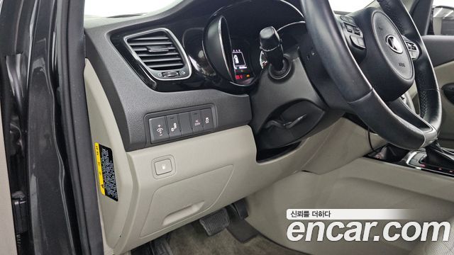 Kia Canival 2018 — photo 13