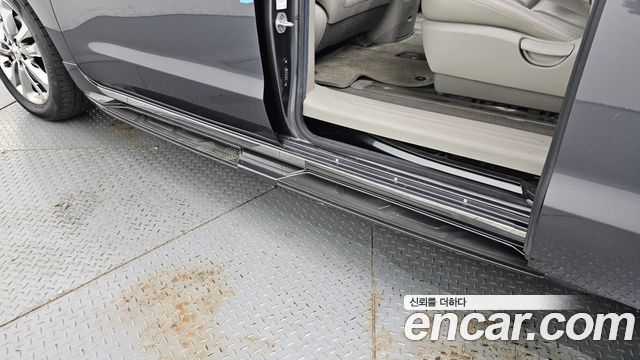 Kia Canival 2018 — photo 20