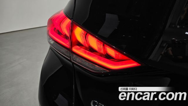 Hyundai Genesis 2016 — photo 9