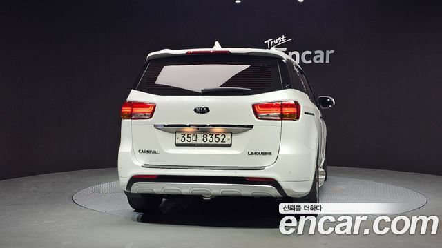 Kia Canival 2018 — photo 4