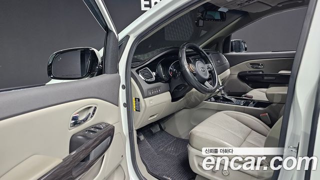 Kia Canival 2018 — photo 13