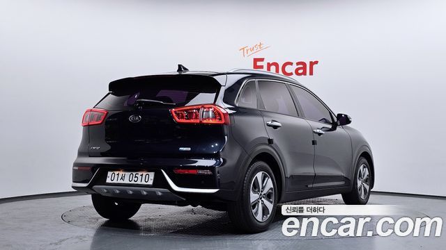 Kia Niro 2017 — photo 2
