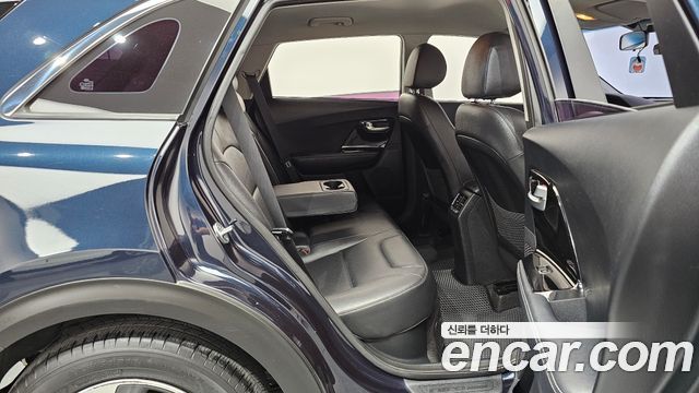 Kia Niro 2017 — photo 17