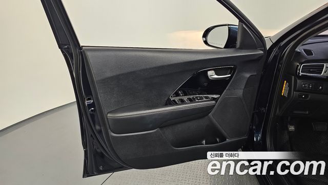 Kia Niro 2017 — photo 14