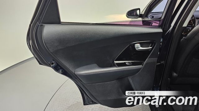 Kia Niro 2017 — photo 15