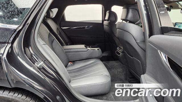 Genesis G80 2023 — photo 11