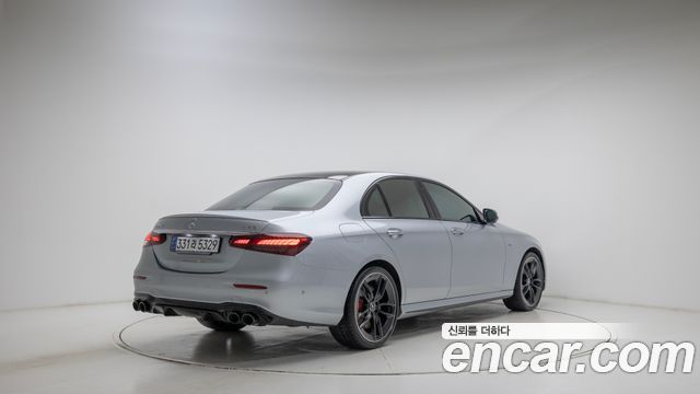 Mercedes-Benz E-Class 2023 — photo 2