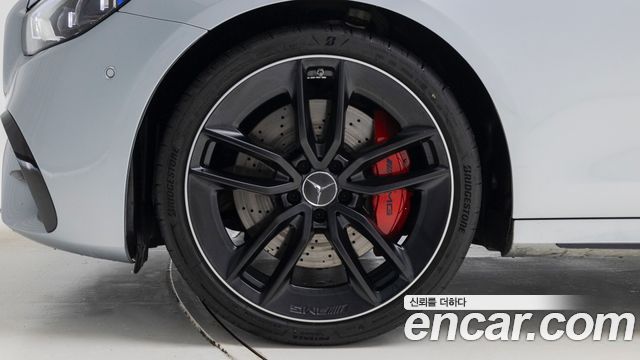 Mercedes-Benz E-Class 2023 — photo 5