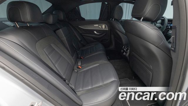 Mercedes-Benz E-Class 2023 — photo 10