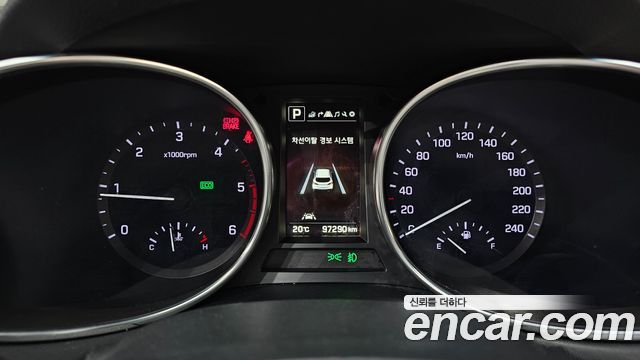 Hyundai Santafe 2017 — photo 11