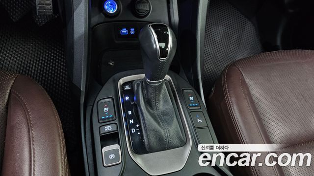 Hyundai Santafe 2017 — photo 12