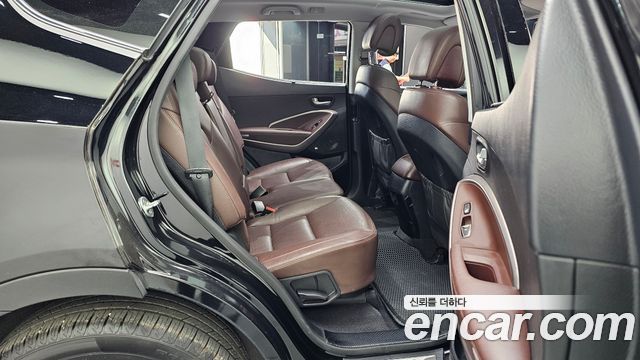 Hyundai Santafe 2017 — photo 18