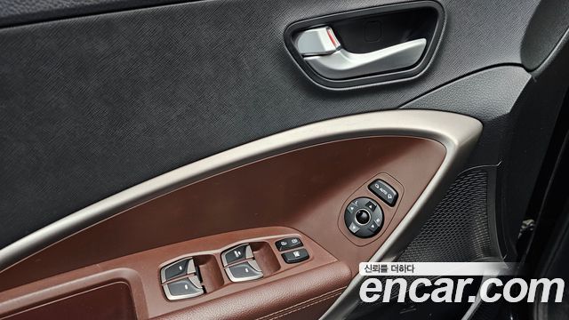 Hyundai Santafe 2017 — photo 23