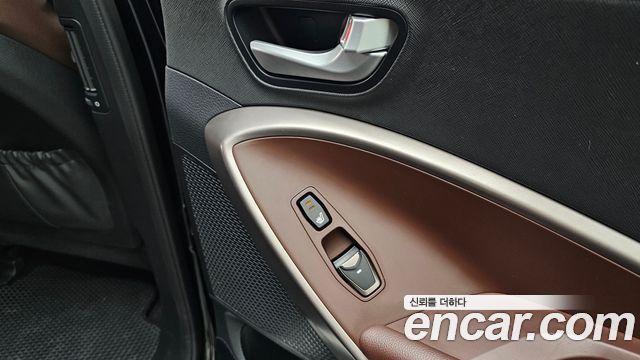 Hyundai Santafe 2017 — photo 24