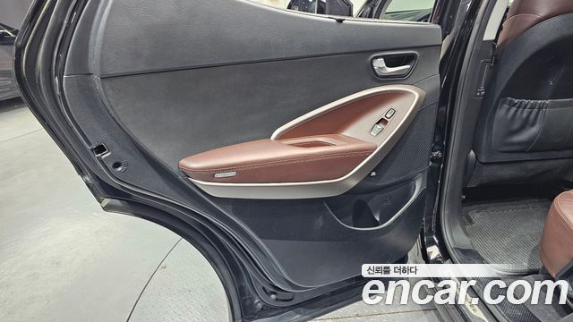 Hyundai Santafe 2017 — photo 15