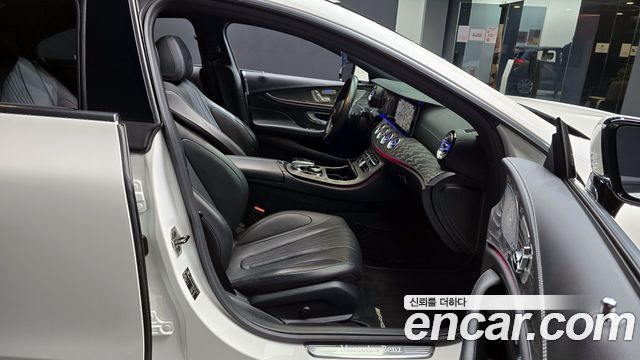 Mercedes-Benz CLS-Class 2020 — photo 17