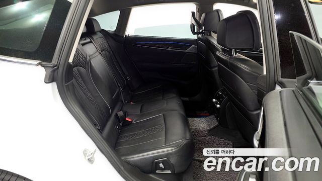 BMW Gran Turismo 2019 — photo 17