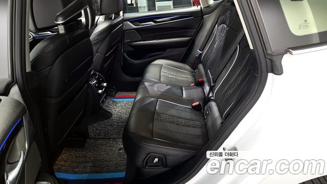 BMW Gran Turismo 2019 — photo 18