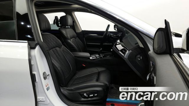 BMW Gran Turismo 2019 — photo 16