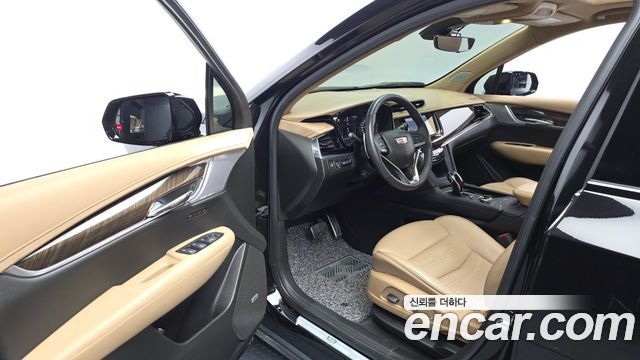 Cadillac XT6 2023 — photo 10