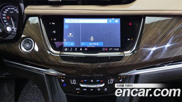 Cadillac XT6 2023 — photo 14
