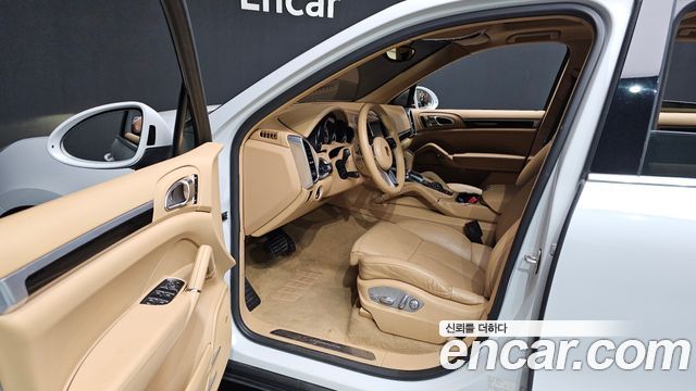 Porsche Cayenne 2016 — photo 10