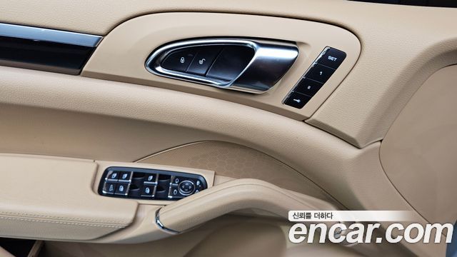 Porsche Cayenne 2016 — photo 15