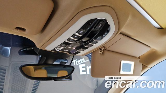 Porsche Cayenne 2016 — photo 16