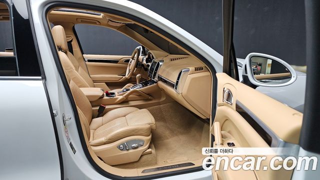 Porsche Cayenne 2016 — photo 17
