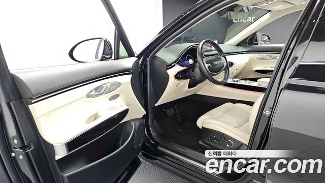 Genesis GV70 2022 — photo 13