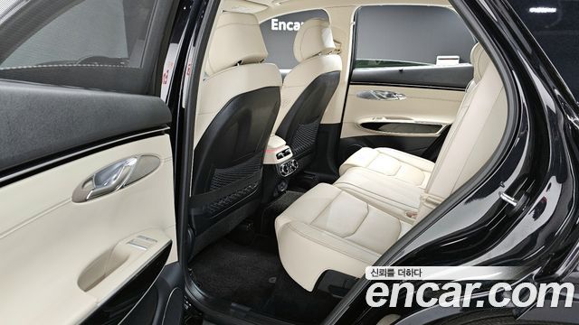 Genesis GV70 2022 — photo 17