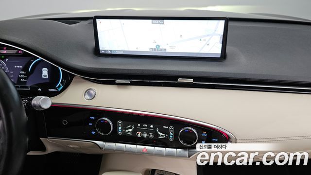 Genesis GV70 2022 — photo 20