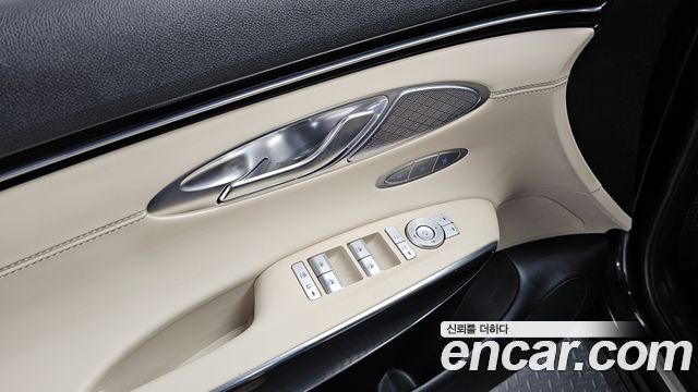 Genesis GV70 2022 — photo 25