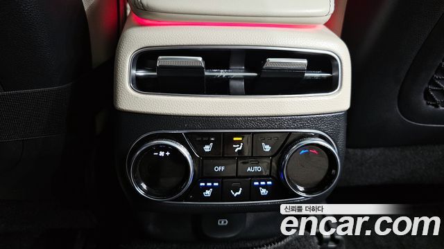 Genesis GV70 2022 — photo 26