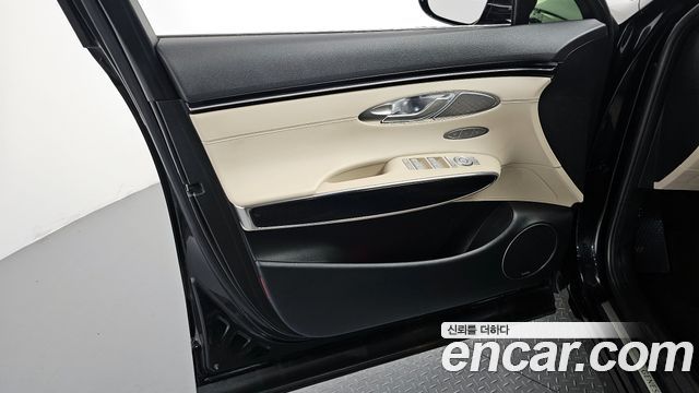 Genesis GV70 2022 — photo 14