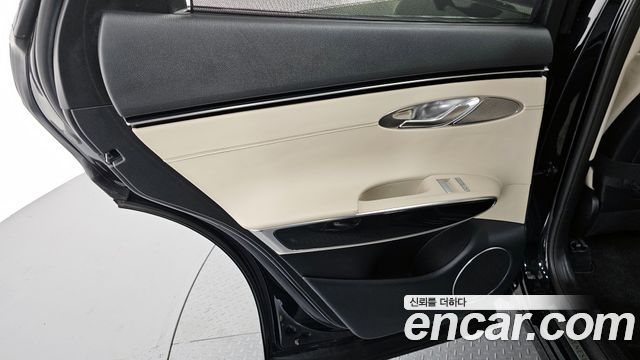 Genesis GV70 2022 — photo 15