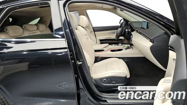 Genesis GV70 2022 — photo 16