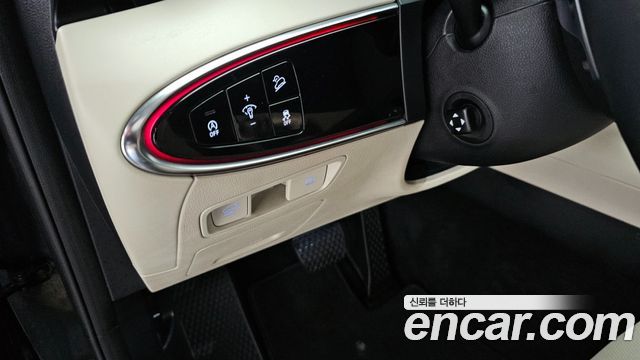 Genesis GV70 2022 — photo 27
