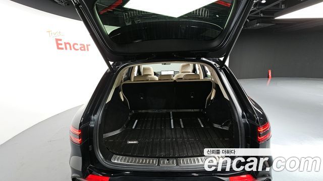 Genesis GV70 2022 — photo 28