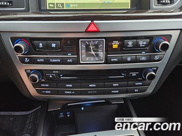 Genesis G80 2018 — photo 15