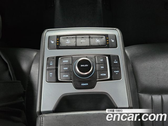 Genesis G80 2018 — photo 18