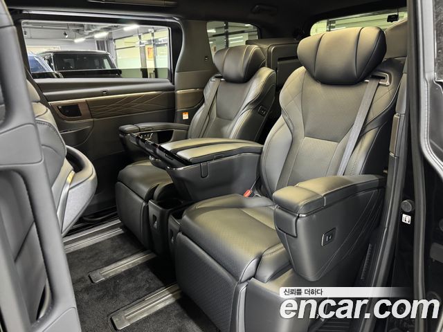 Toyota Alphard 2024 — photo 11